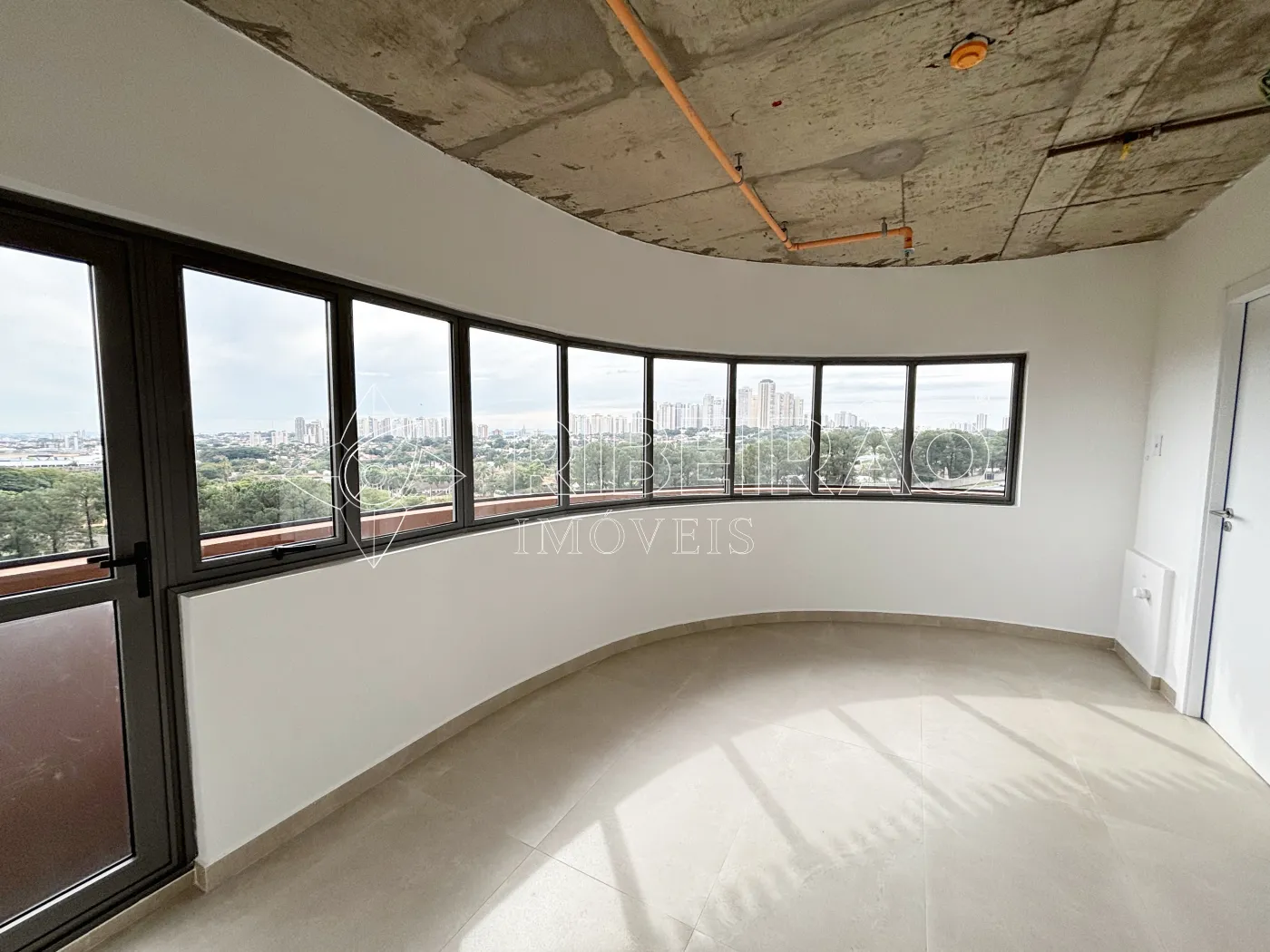 Alugar Comercial / Sala em Ribeir&atilde;o Preto R$ 3.500,00 - Foto 2