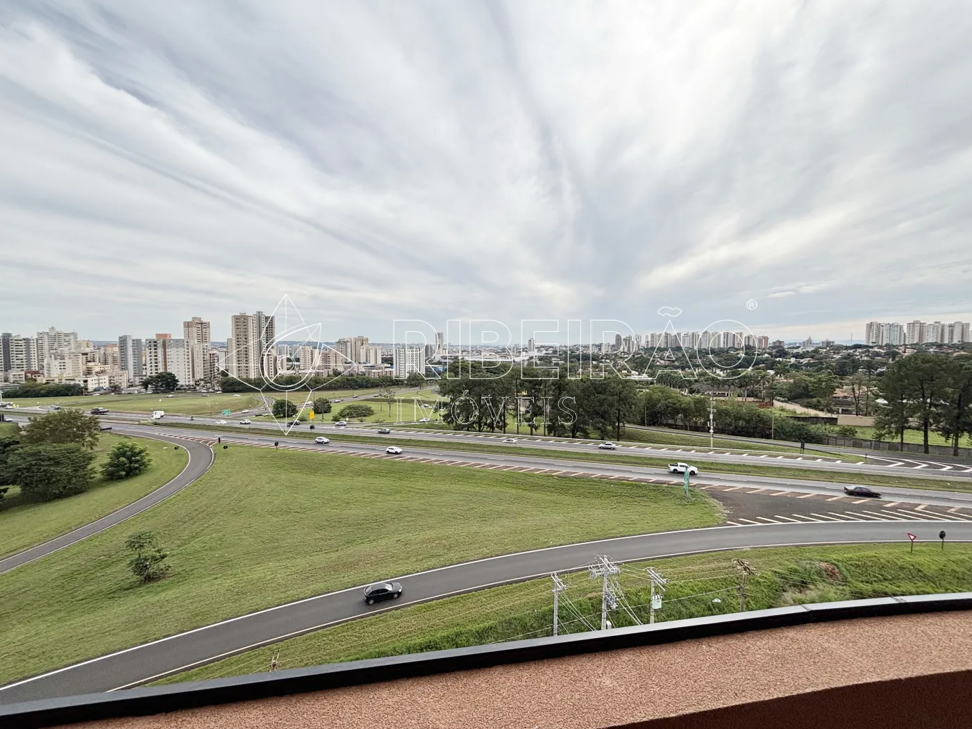 Alugar Comercial / Sala em Ribeir&atilde;o Preto R$ 3.500,00 - Foto 9