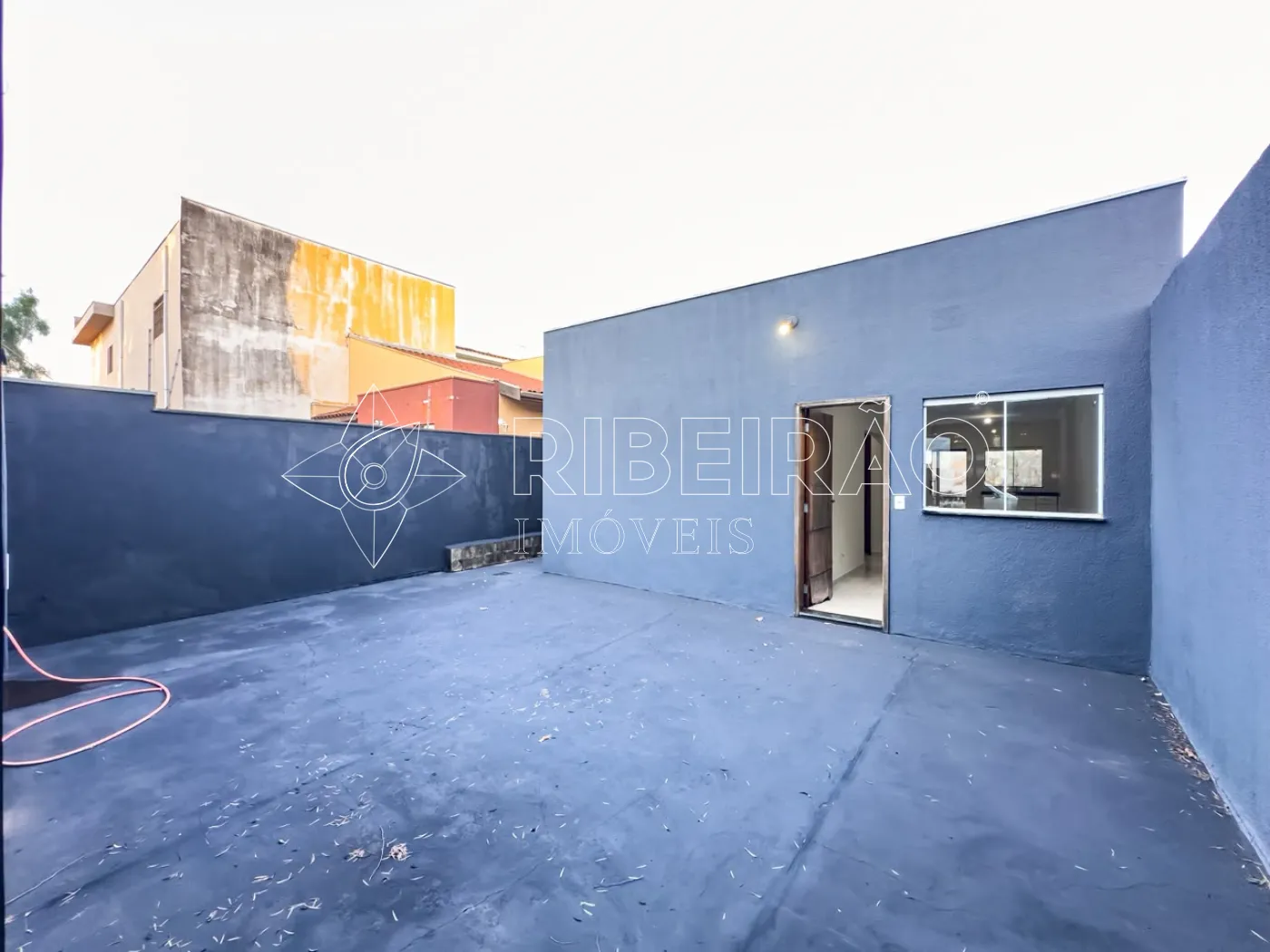 Comprar Casa / Casa em Ribeir&atilde;o Preto R$ 400.000,00 - Foto 1