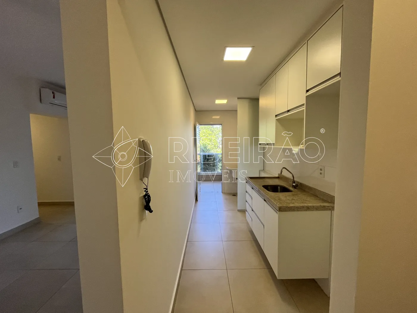 Alugar Apartamento / Padr&atilde;o em Ribeir&atilde;o Preto R$ 3.500,00 - Foto 2