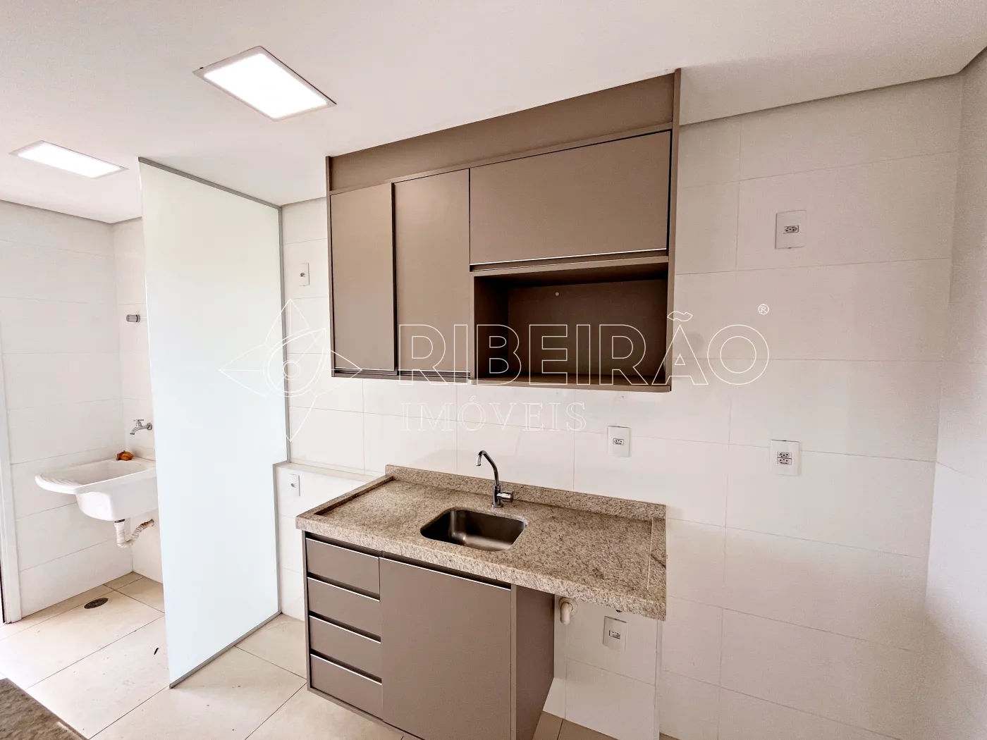 Alugar Apartamento / Padr&atilde;o em Ribeir&atilde;o Preto R$ 2.800,00 - Foto 4