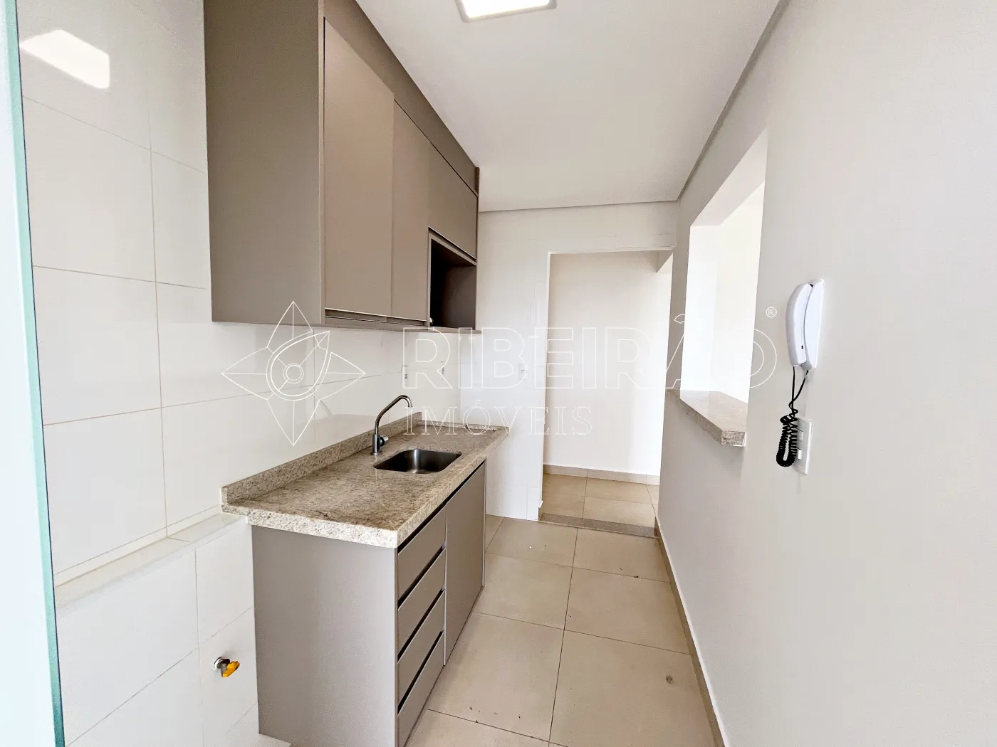 Alugar Apartamento / Padr&atilde;o em Ribeir&atilde;o Preto R$ 2.800,00 - Foto 5
