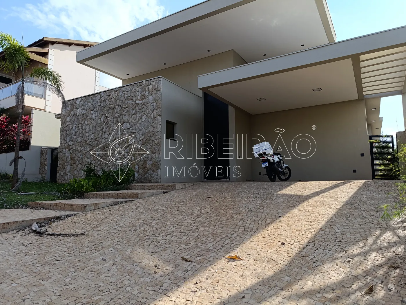 Alugar Casa / Condom&iacute;nio em Ribeir&atilde;o Preto R$ 18.000,00 - Foto 1