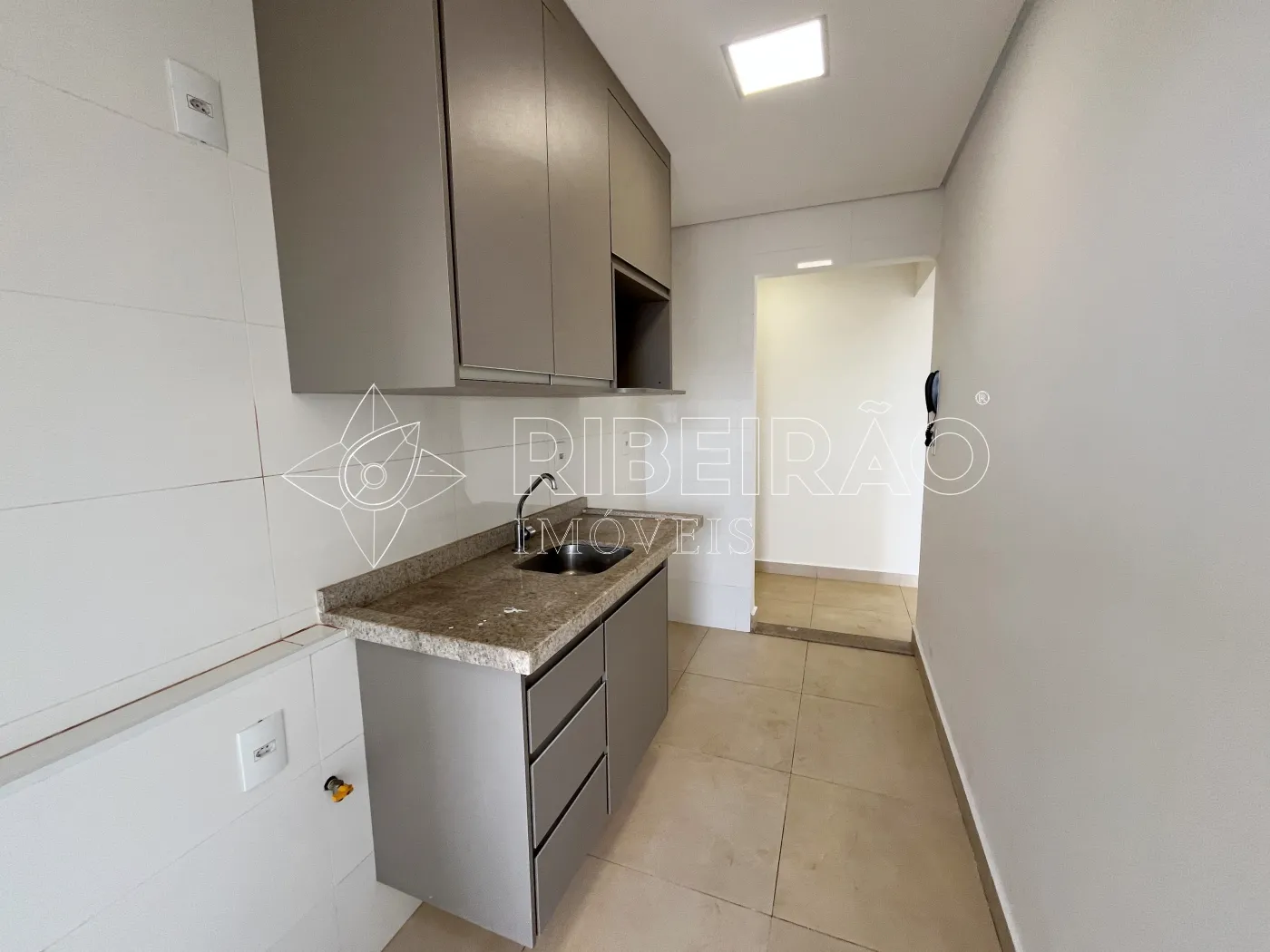 Alugar Apartamento / Padr&atilde;o em Ribeir&atilde;o Preto R$ 2.800,00 - Foto 3