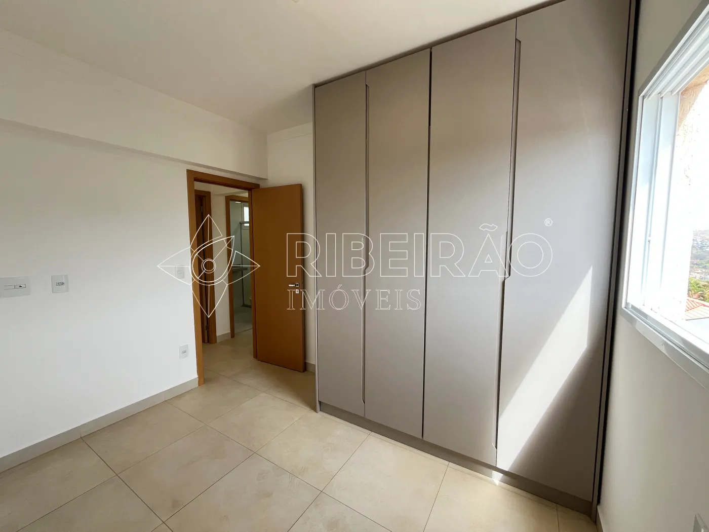 Alugar Apartamento / Padr&atilde;o em Ribeir&atilde;o Preto R$ 2.800,00 - Foto 14