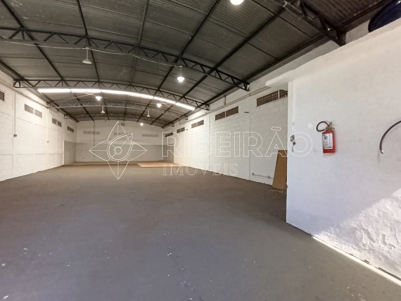 Alugar Comercial / Galp&atilde;o em Ribeir&atilde;o Preto R$ 4.500,00 - Foto 2