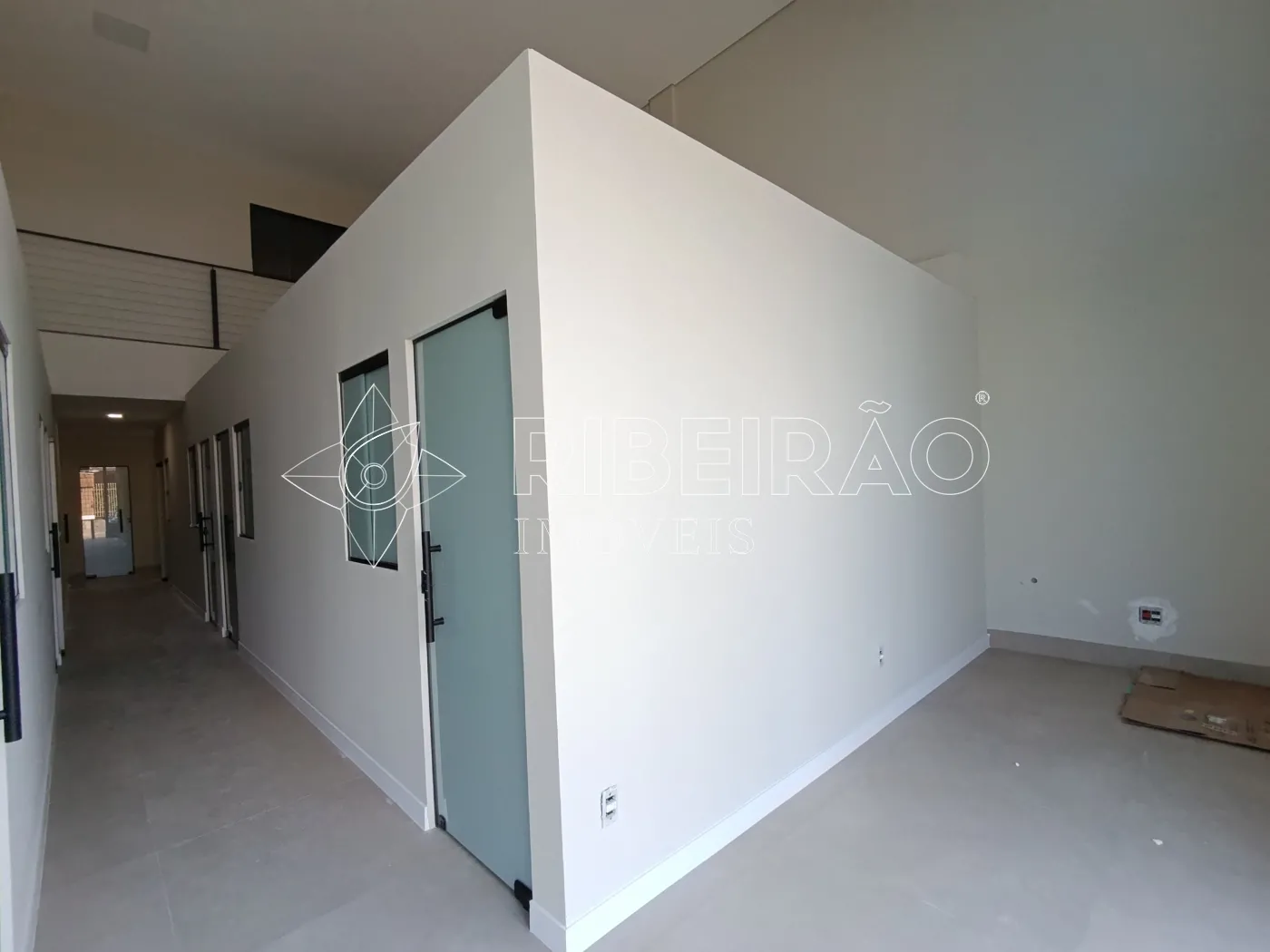 Alugar Comercial / Sala em Ribeir&atilde;o Preto R$ 1.350,00 - Foto 4