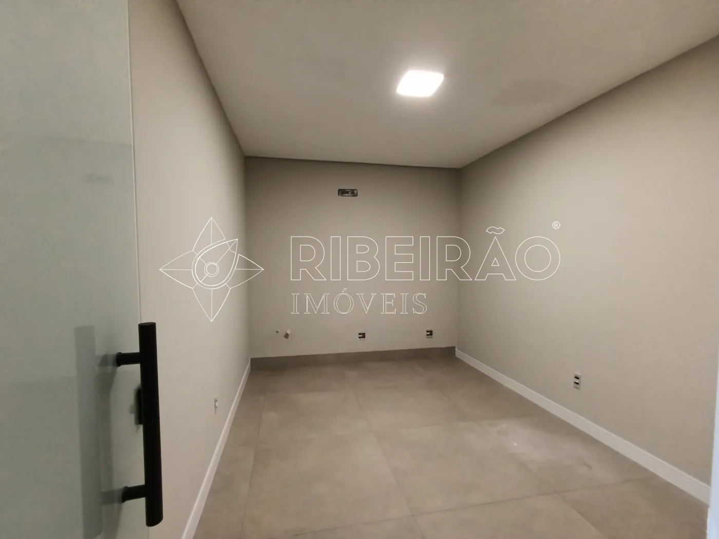 Alugar Comercial / Sala em Ribeir&atilde;o Preto R$ 1.350,00 - Foto 7
