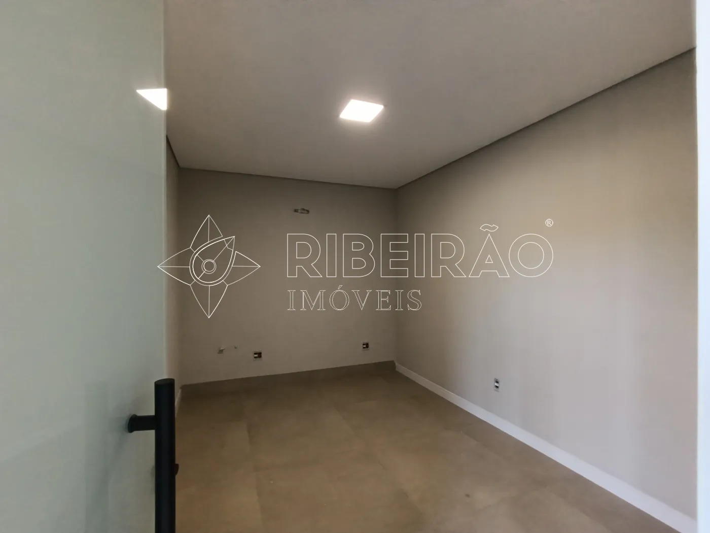 Alugar Comercial / Sala em Ribeir&atilde;o Preto R$ 1.350,00 - Foto 5