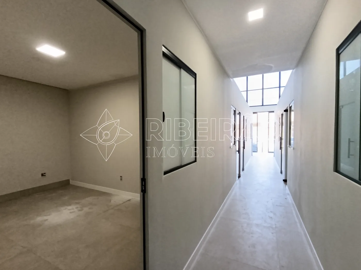 Alugar Comercial / Sala em Ribeir&atilde;o Preto R$ 1.350,00 - Foto 1