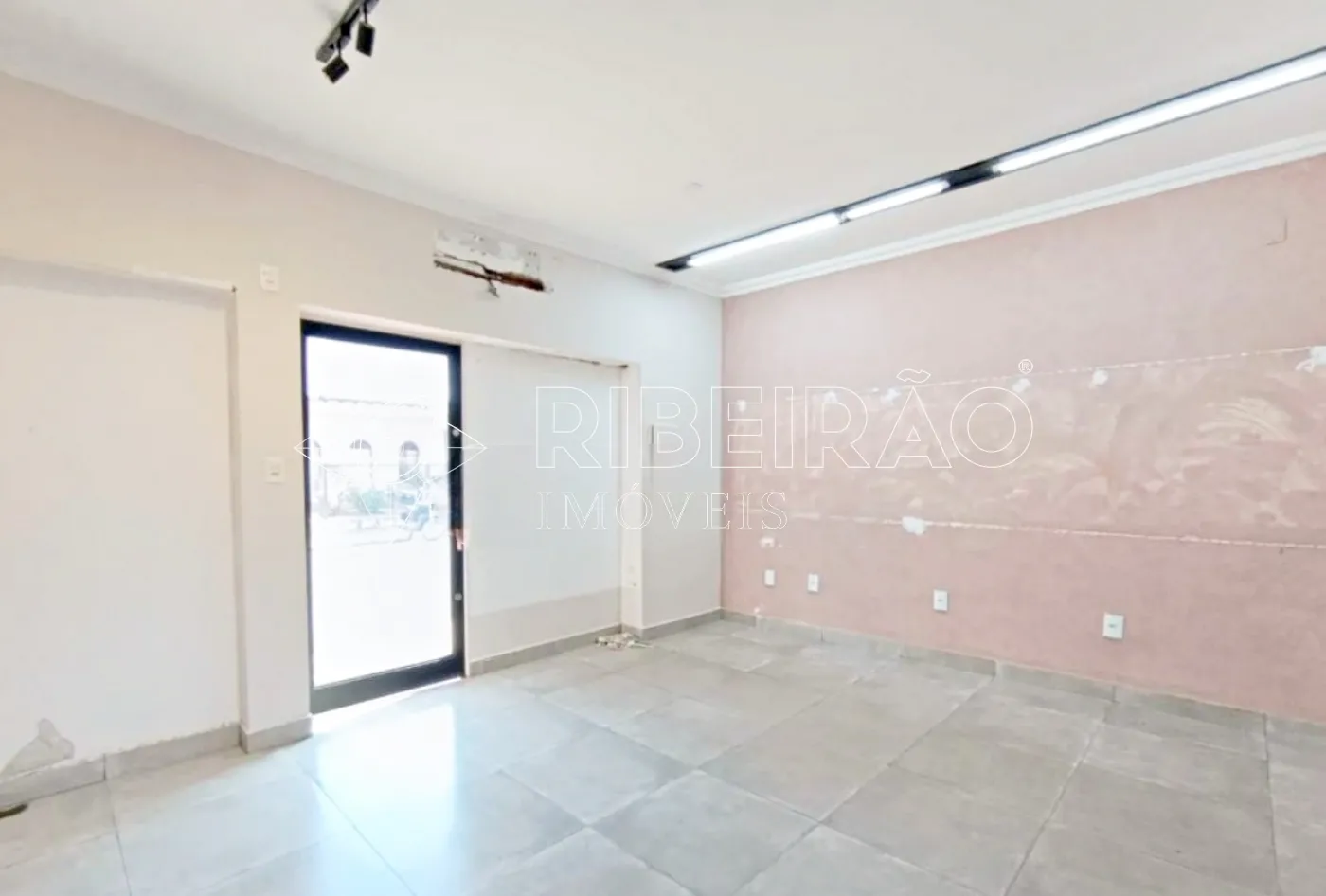Alugar Comercial / Loja em Ribeir&atilde;o Preto R$ 1.800,00 - Foto 3