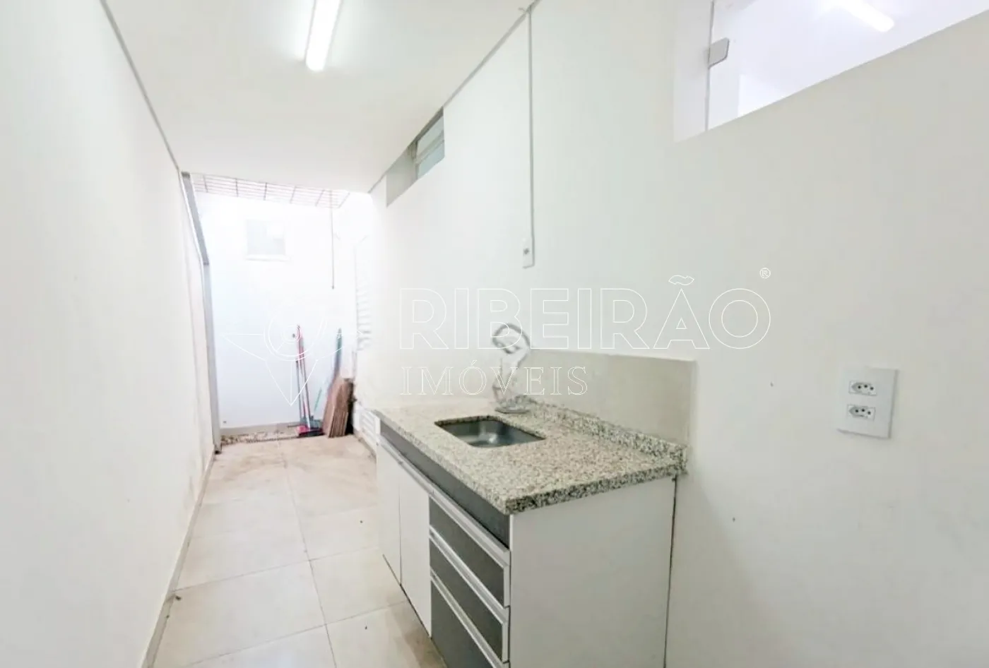 Alugar Comercial / Loja em Ribeir&atilde;o Preto R$ 1.800,00 - Foto 13