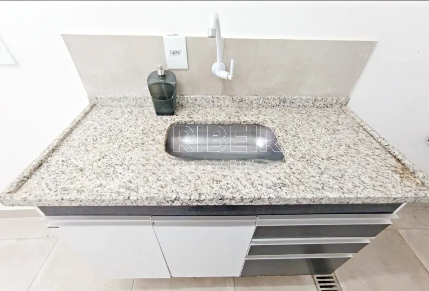 Alugar Comercial / Loja em Ribeir&atilde;o Preto R$ 1.800,00 - Foto 15