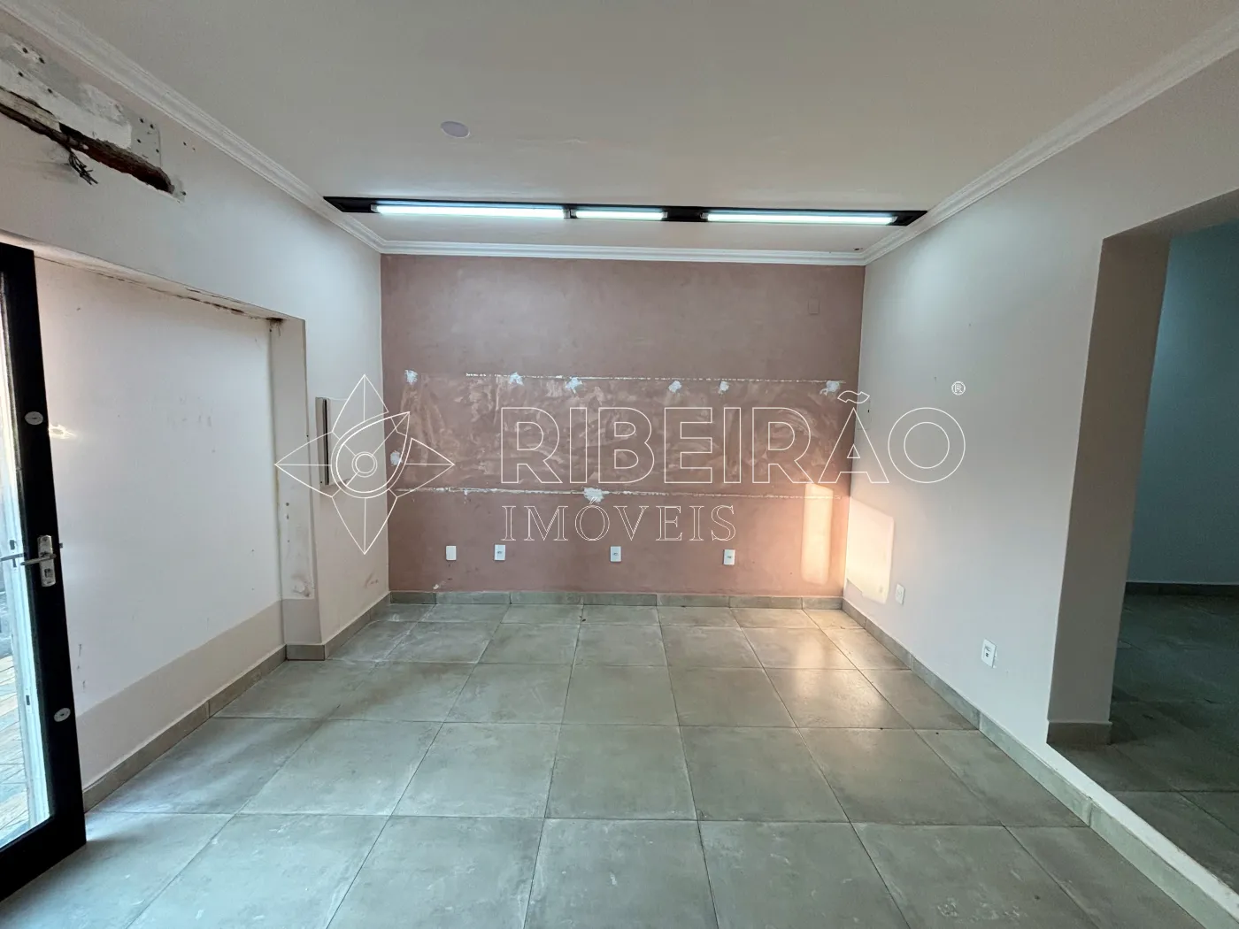 Alugar Comercial / Loja em Ribeir&atilde;o Preto R$ 2.300,00 - Foto 3