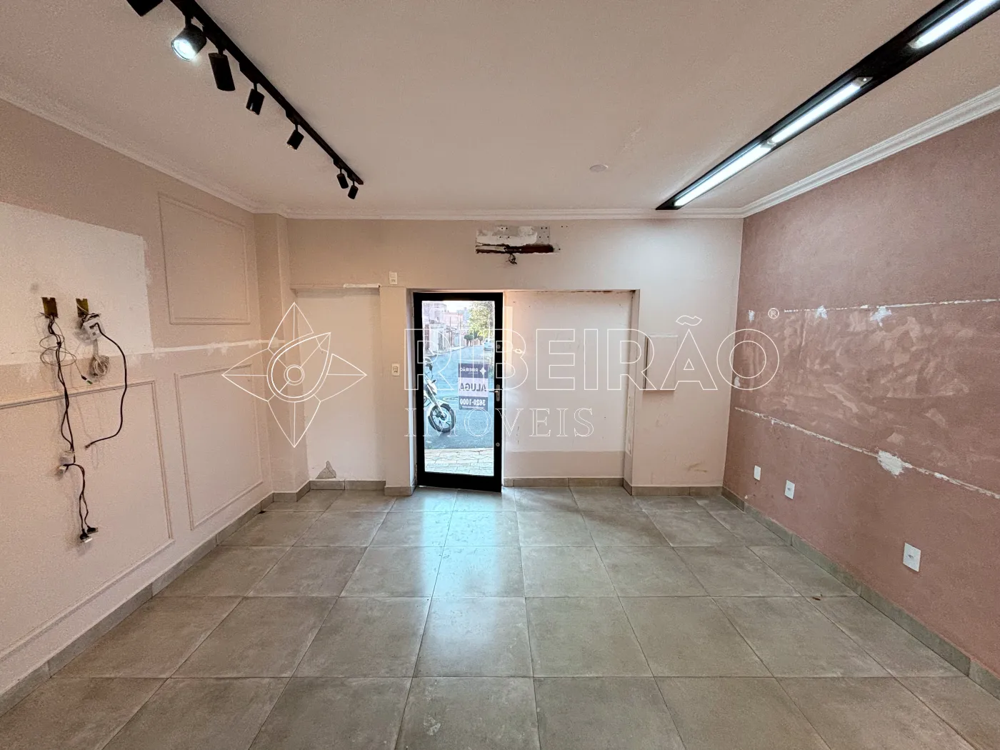Alugar Comercial / Loja em Ribeir&atilde;o Preto R$ 2.300,00 - Foto 5