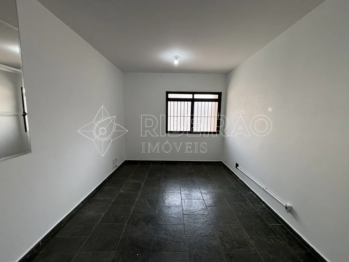 Alugar Apartamento / Padr&atilde;o em Ribeir&atilde;o Preto R$ 1.200,00 - Foto 1