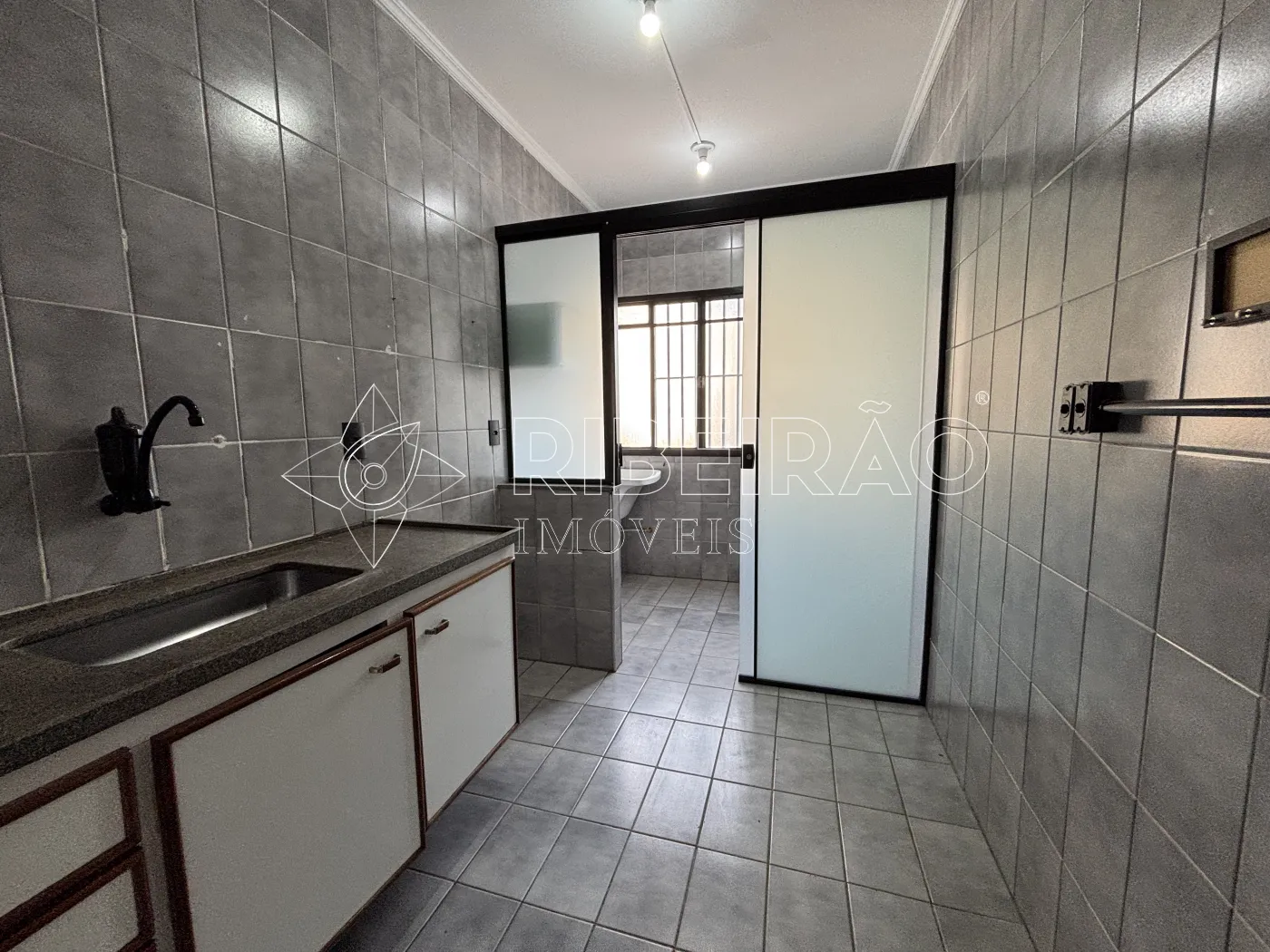 Alugar Apartamento / Padr&atilde;o em Ribeir&atilde;o Preto R$ 1.200,00 - Foto 5