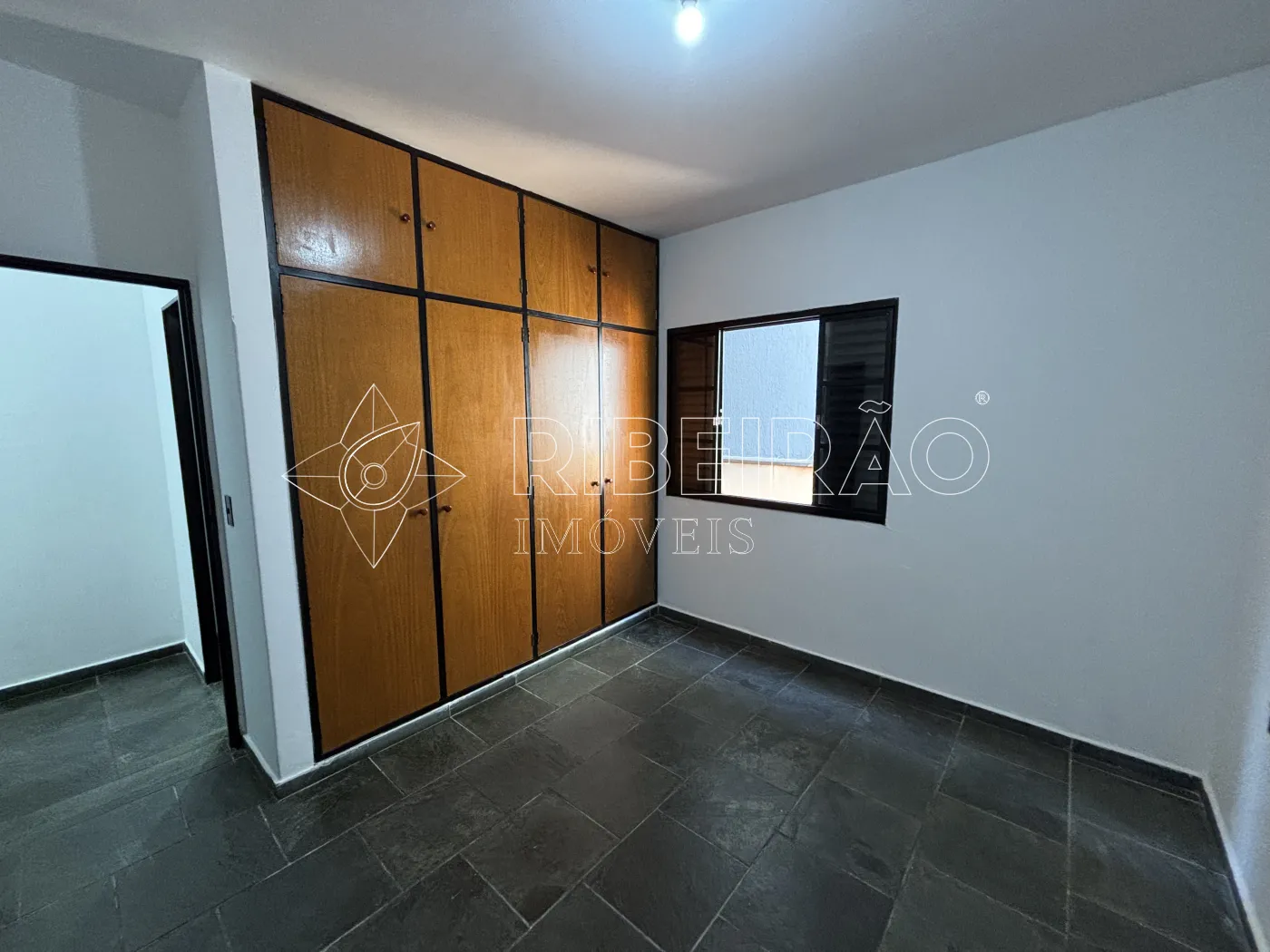 Alugar Apartamento / Padr&atilde;o em Ribeir&atilde;o Preto R$ 1.200,00 - Foto 10