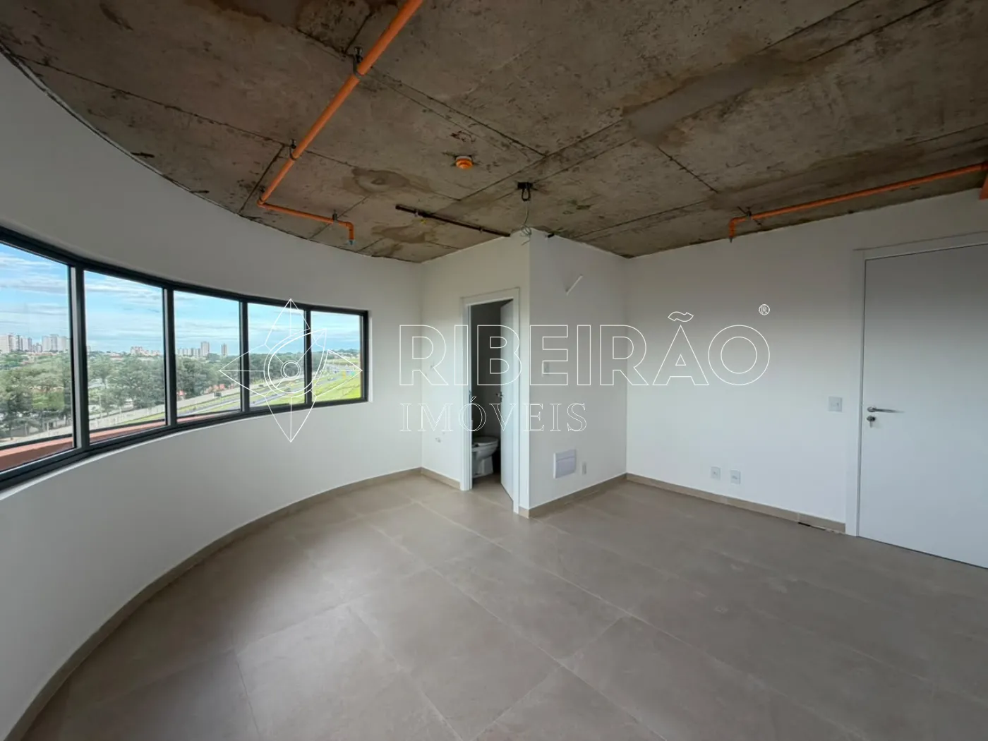 Alugar Comercial / Sala em Ribeir&atilde;o Preto R$ 3.500,00 - Foto 3