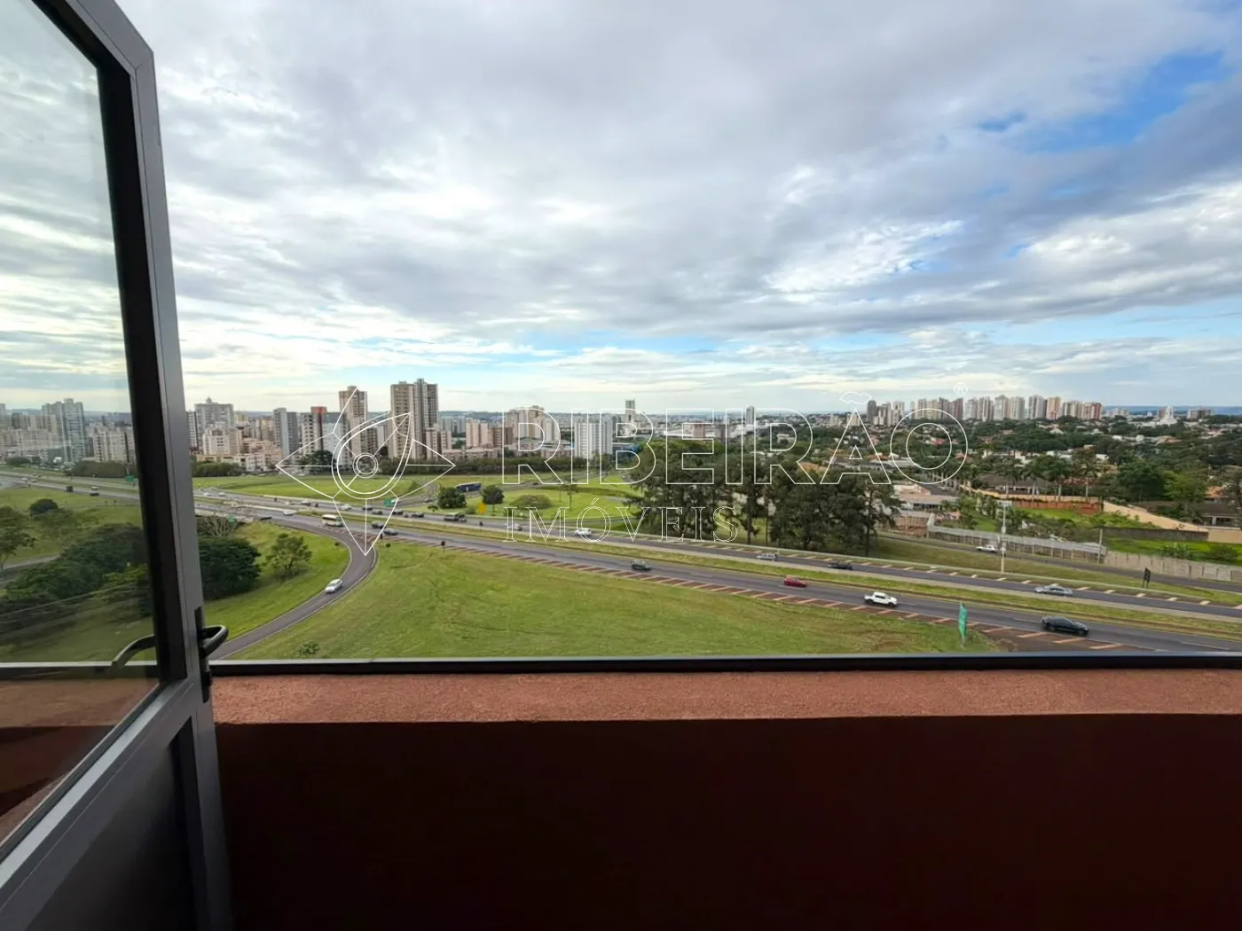 Alugar Comercial / Sala em Ribeir&atilde;o Preto R$ 3.500,00 - Foto 11