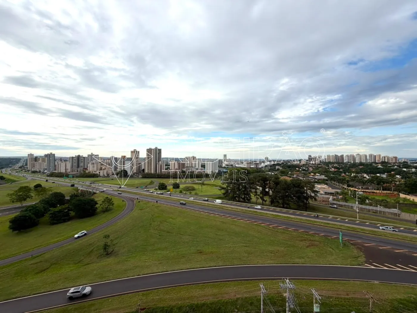 Alugar Comercial / Sala em Ribeir&atilde;o Preto R$ 3.500,00 - Foto 14