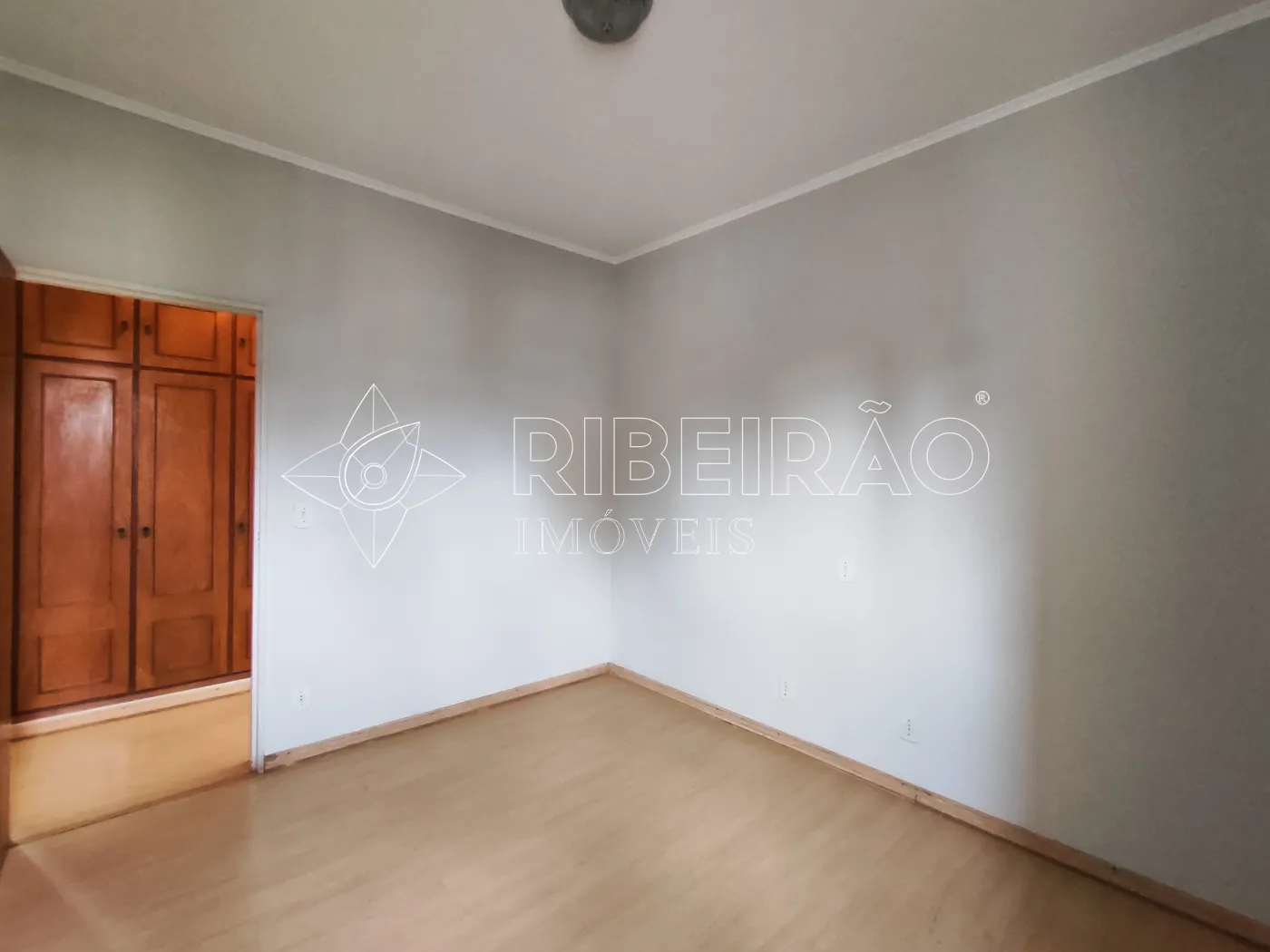 Alugar Apartamento / Padr&atilde;o em Ribeir&atilde;o Preto R$ 1.800,00 - Foto 13