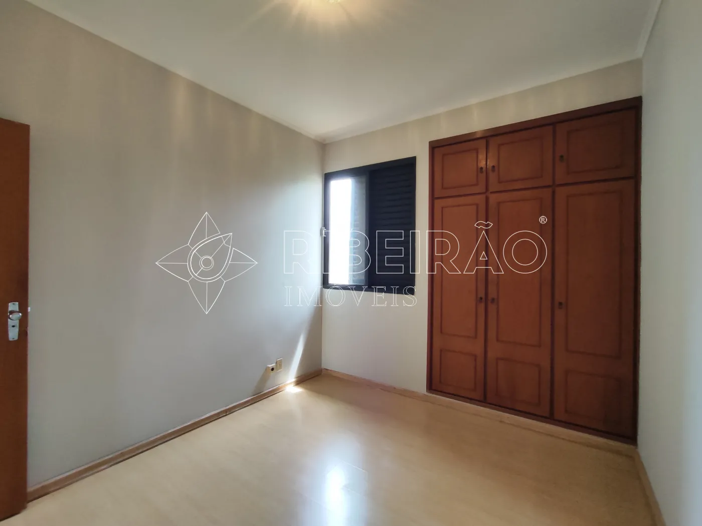 Alugar Apartamento / Padr&atilde;o em Ribeir&atilde;o Preto R$ 1.800,00 - Foto 16
