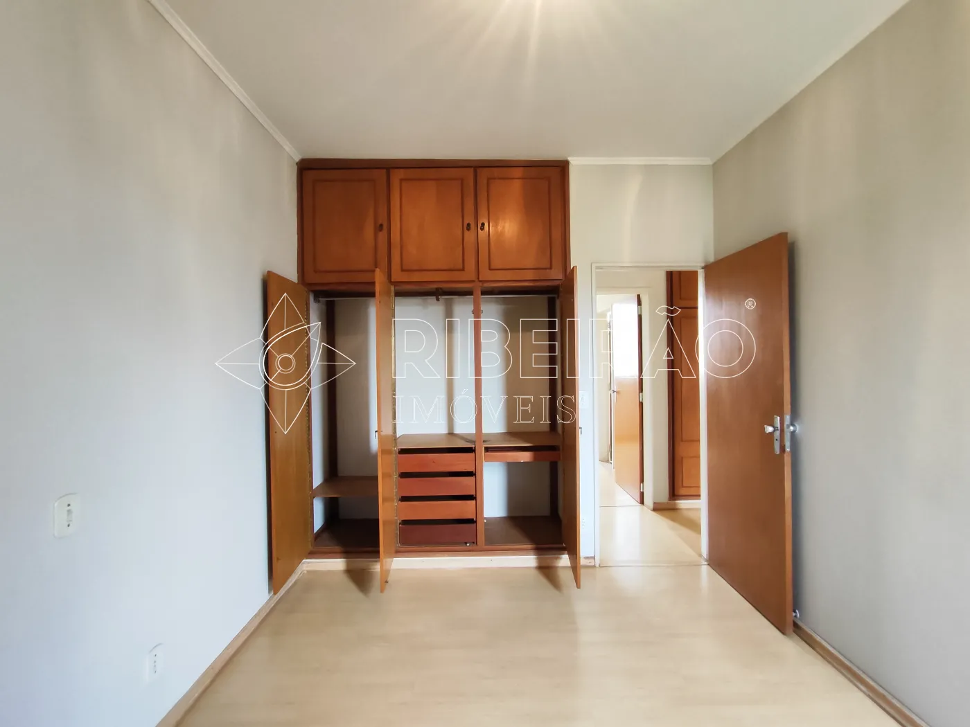 Alugar Apartamento / Padr&atilde;o em Ribeir&atilde;o Preto R$ 1.800,00 - Foto 17