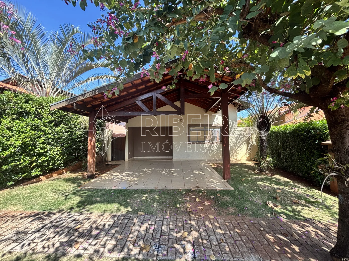 Alugar Casa / Condom&iacute;nio em Ribeir&atilde;o Preto R$ 3.500,00 - Foto 1