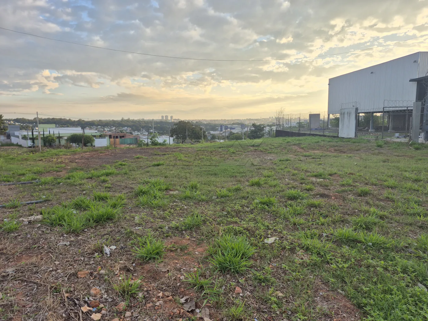 Comprar Terreno / Padr&atilde;o em Bauru R$ 375.000,00 - Foto 4