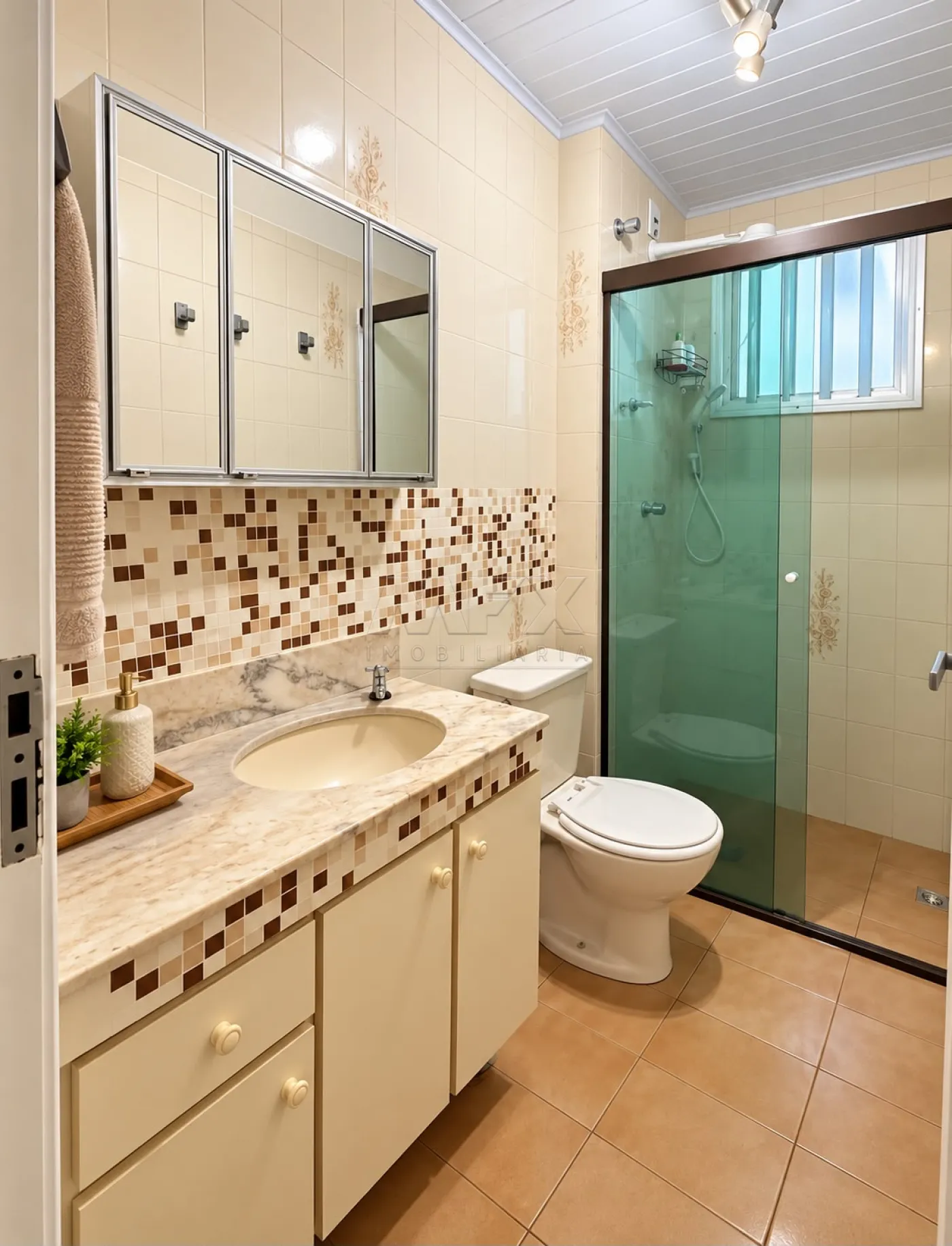 Comprar Apartamento / Padr&atilde;o em Bauru R$ 180.000,00 - Foto 4