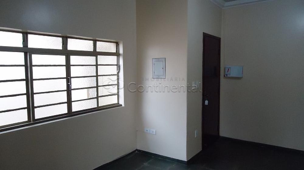 Alugar Apartamento / Kitinete em Dourados R$ 850,00 - Foto 2