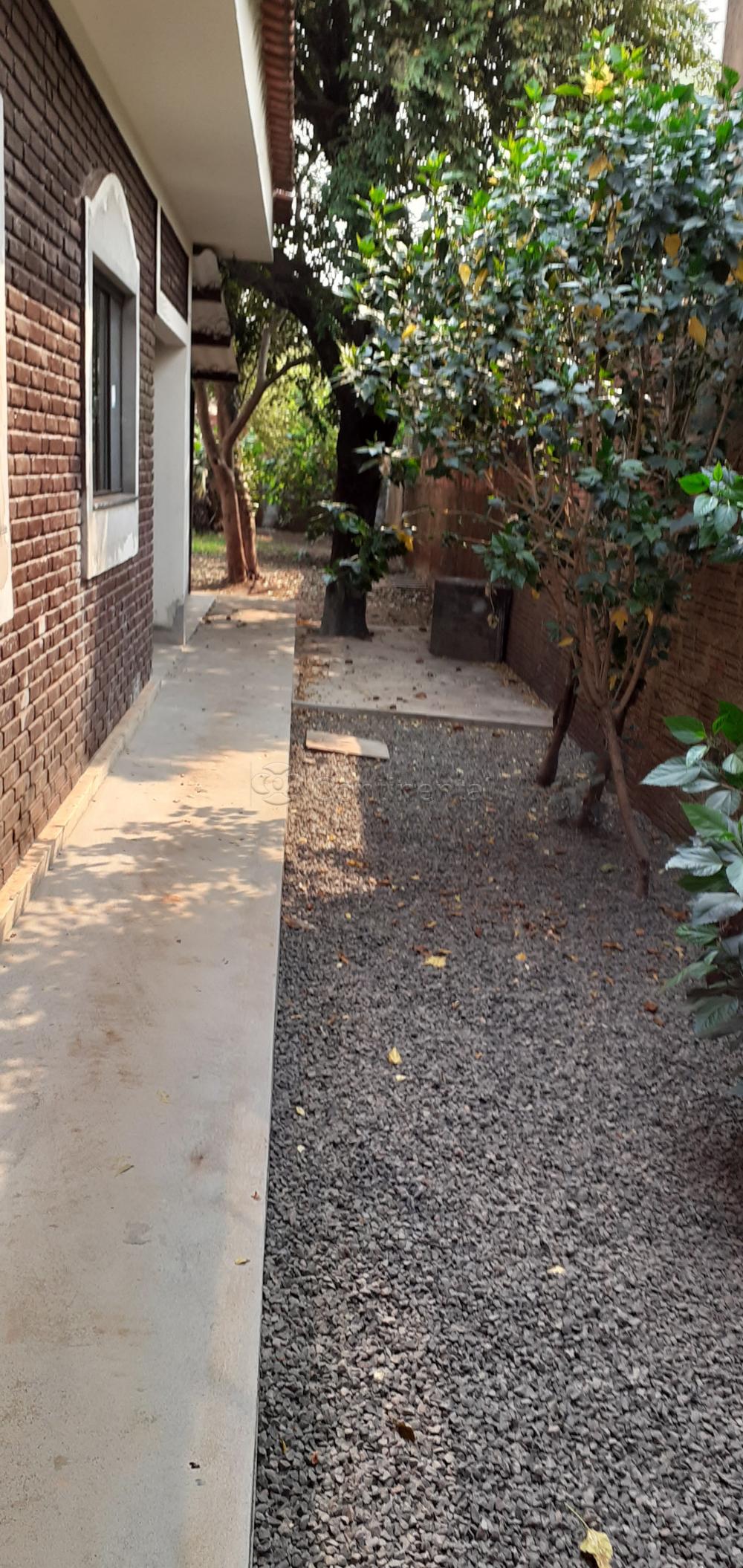 Alugar Casa / Padr&atilde;o em Dourados R$ 2.100,00 - Foto 5