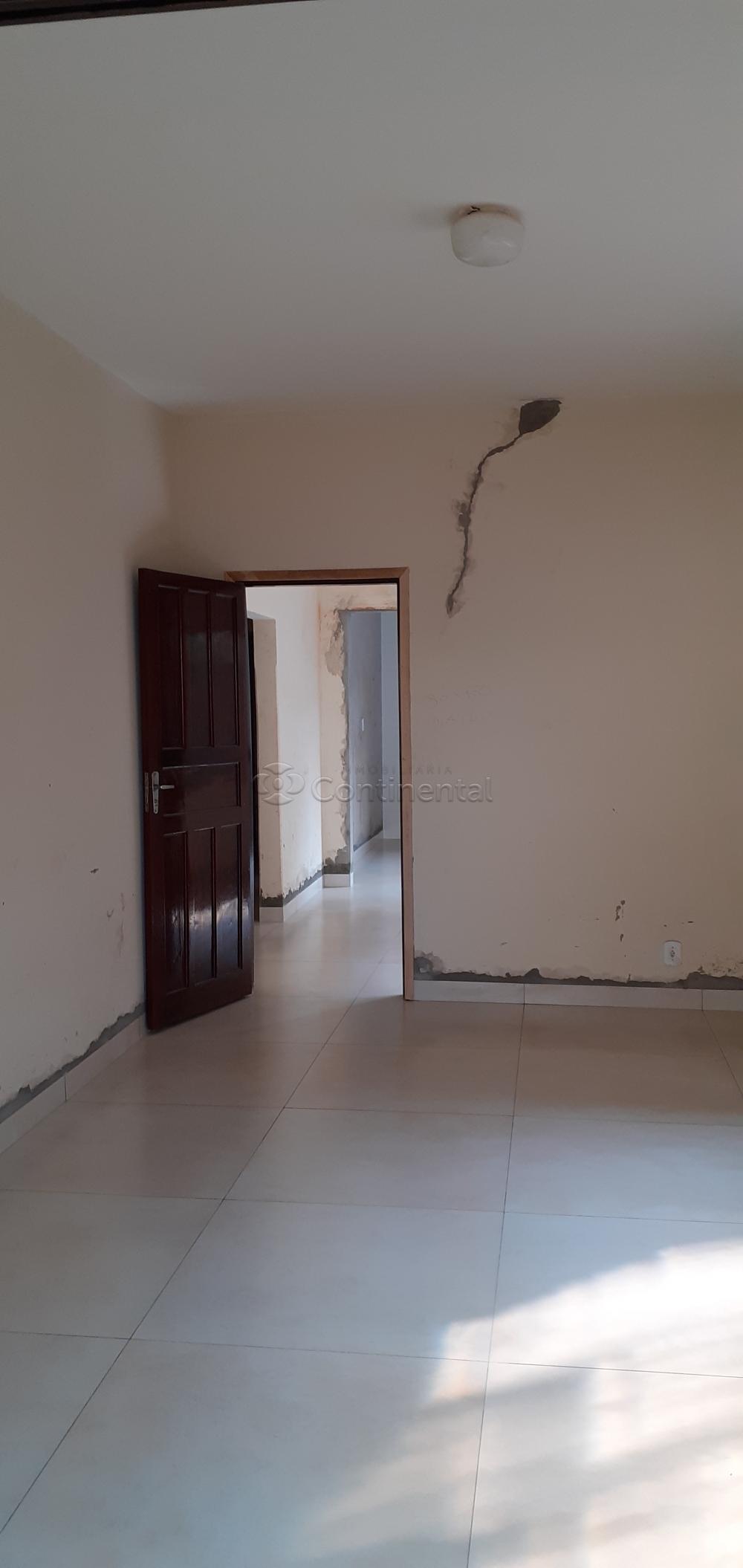 Alugar Casa / Padr&atilde;o em Dourados R$ 2.100,00 - Foto 7