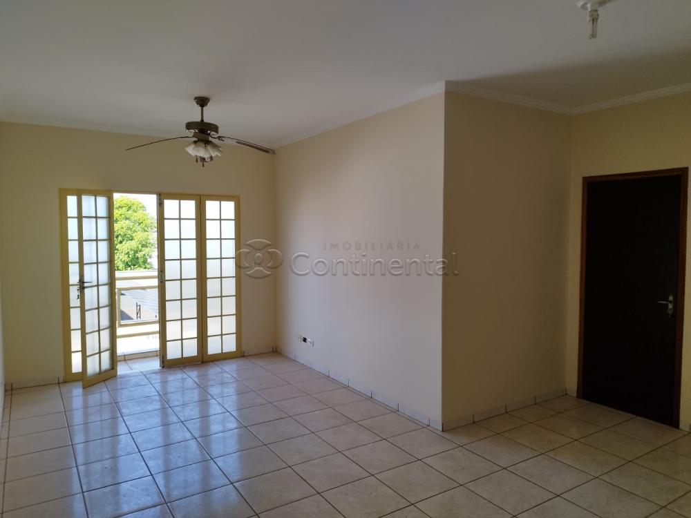 Alugar Apartamento / Padr&atilde;o em Dourados R$ 1.500,00 - Foto 4