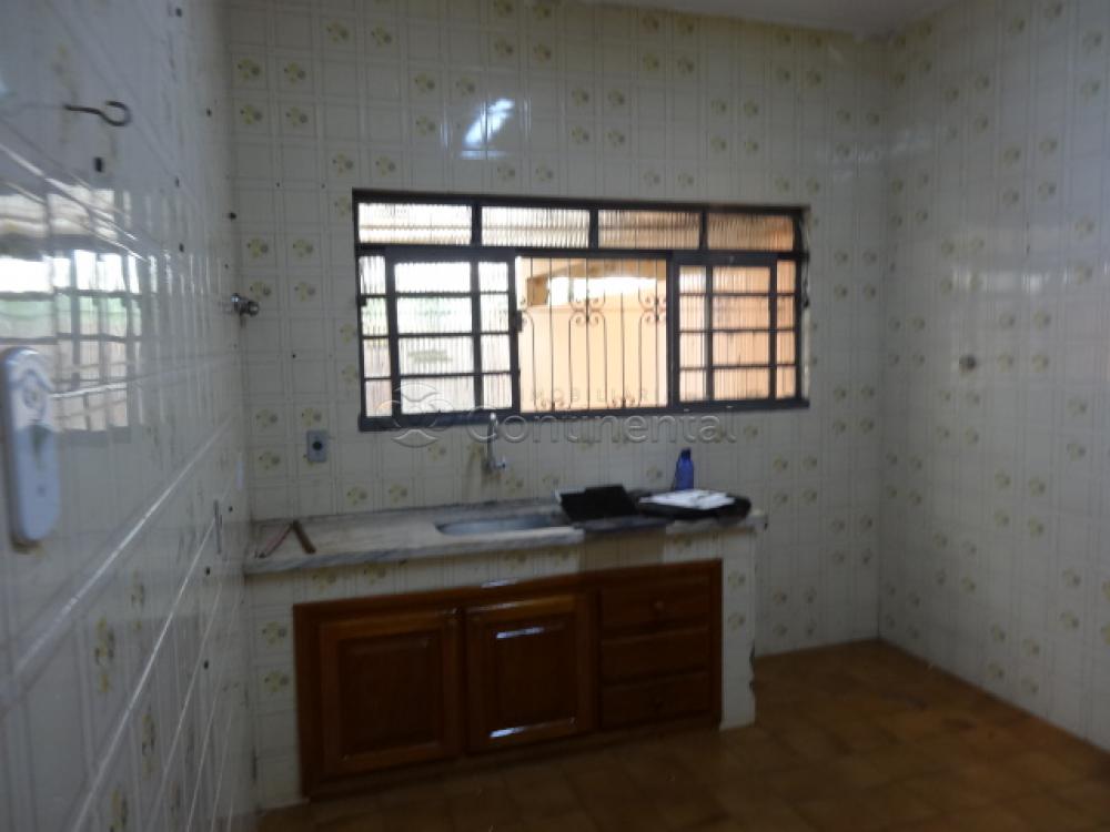 Alugar Casa / Padr&atilde;o em Dourados R$ 2.200,00 - Foto 9