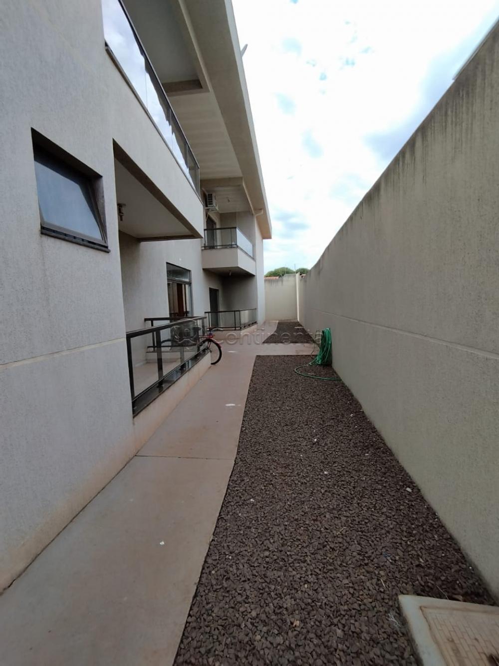 Alugar Apartamento / Padr&atilde;o em Dourados R$ 2.000,00 - Foto 4