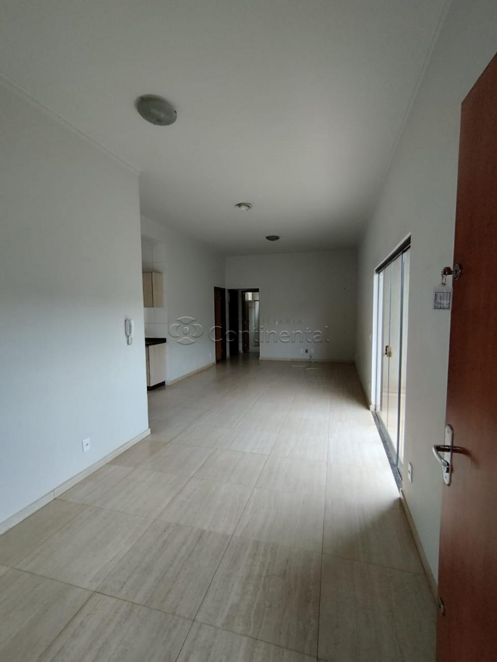 Alugar Apartamento / Padr&atilde;o em Dourados R$ 2.000,00 - Foto 6