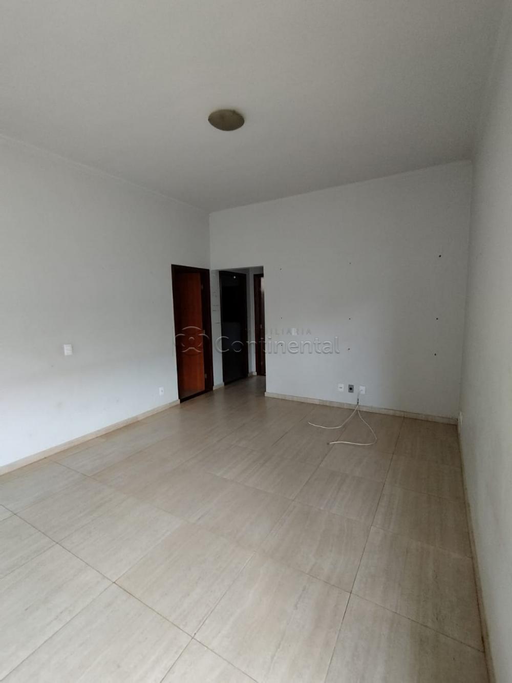 Alugar Apartamento / Padr&atilde;o em Dourados R$ 2.000,00 - Foto 7