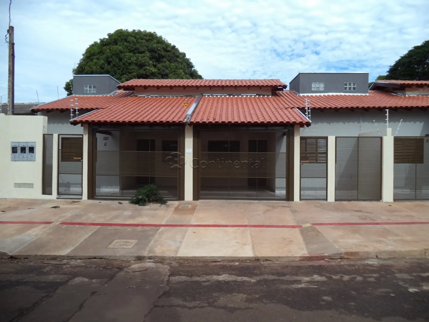 Alugar Casa / Padr&atilde;o em Dourados R$ 1.500,00 - Foto 1