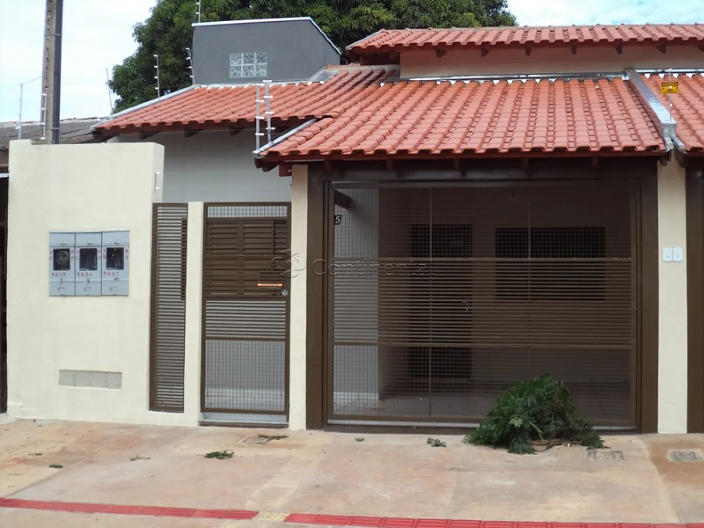 Alugar Casa / Padr&atilde;o em Dourados R$ 1.500,00 - Foto 2