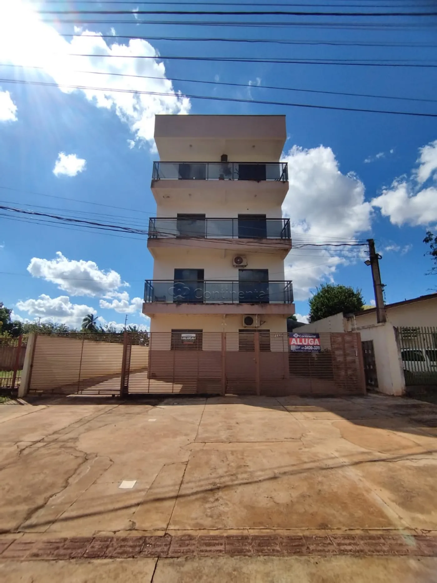 Alugar Apartamento / Padr&atilde;o em Dourados R$ 1.200,00 - Foto 1