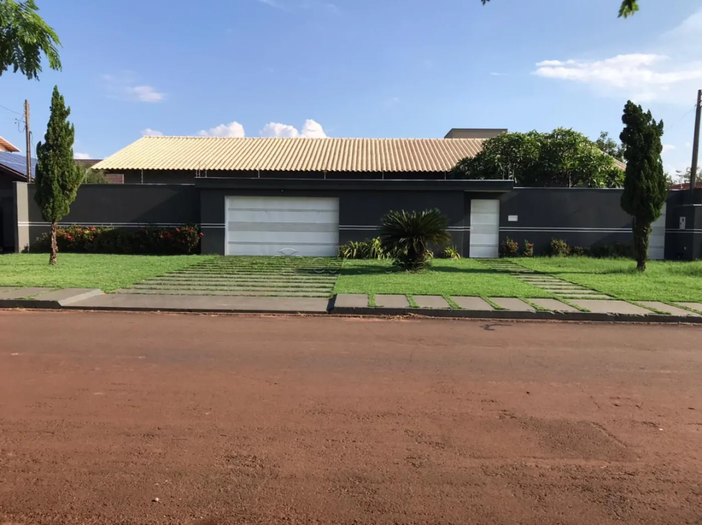 Alugar Casa / Padr&atilde;o em Dourados R$ 8.000,00 - Foto 1