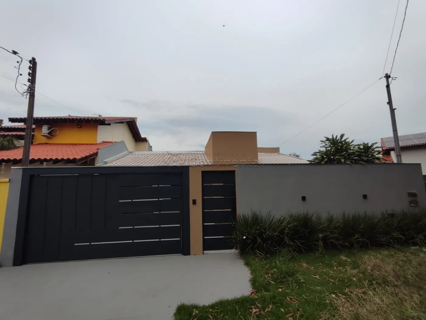 Alugar Casa / Padr&atilde;o em Dourados R$ 4.000,00 - Foto 1