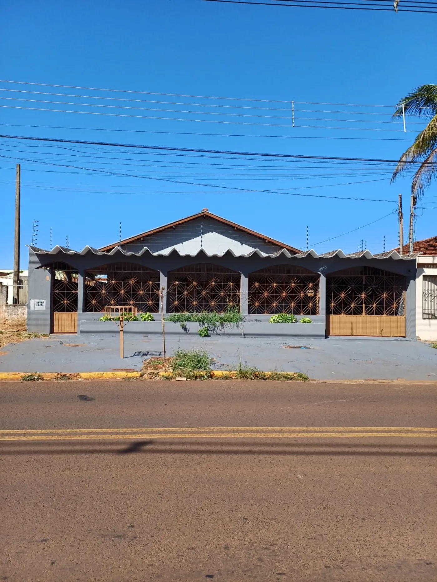 Alugar Casa / Padr&atilde;o em Dourados R$ 3.500,00 - Foto 1