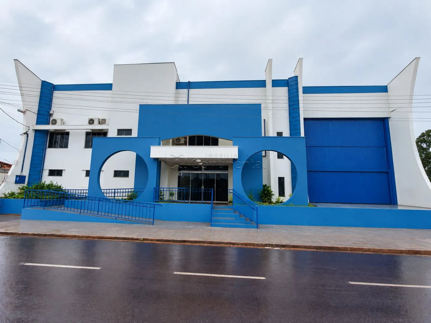 Comercial no Parque dos Jequitibás, foto 1 de 11