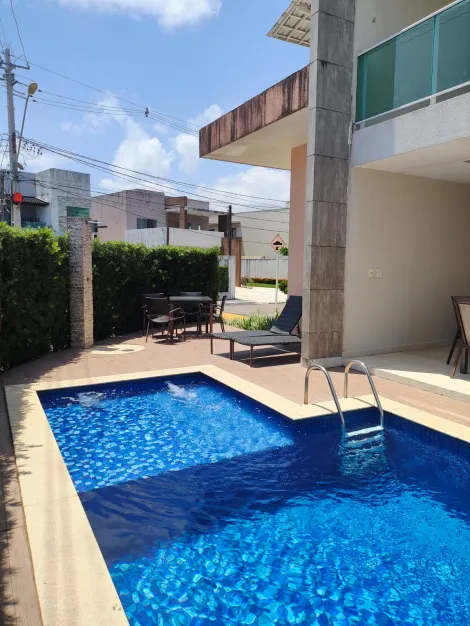 Casa de Esquina - 288 m - 4 Quartos - Piscina - Resid. Jardim Europa