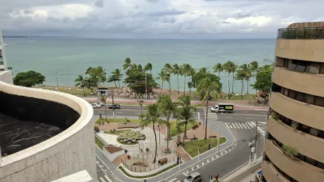 Apartamento com 4 Quartos em andar Alto com Vista Mar permanente na Ponta Verde