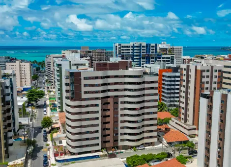 Cobertura Mobiliada com 4 Sutes com Piscina Privativa no Edifcio Piazza Cortona na Ponta Verde