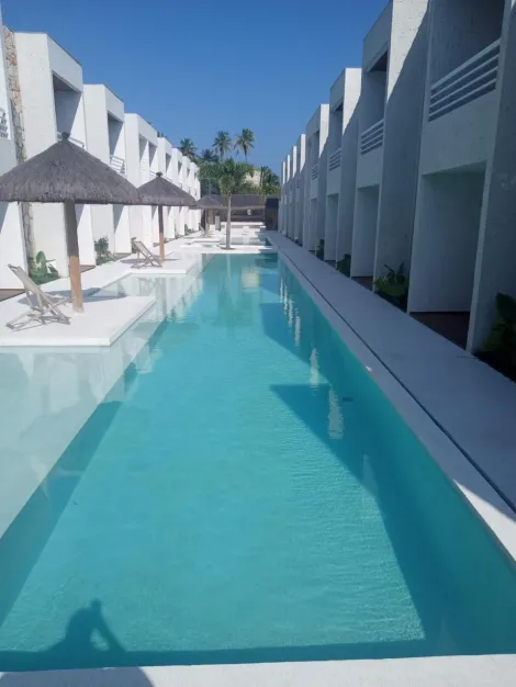 Apartamento com 2 Quartos e Varanda Mobiliado � venda no Cond. Curim� na Praia do Marceneiro
